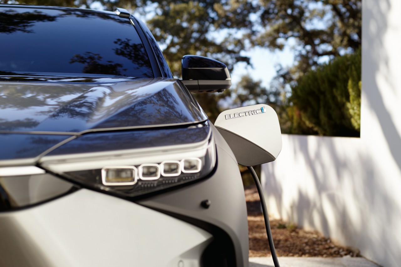TOY_bZ4X_2021_PRELAUNCH_HUB_BRAND_IMG_Detail_Exterior_08-2
