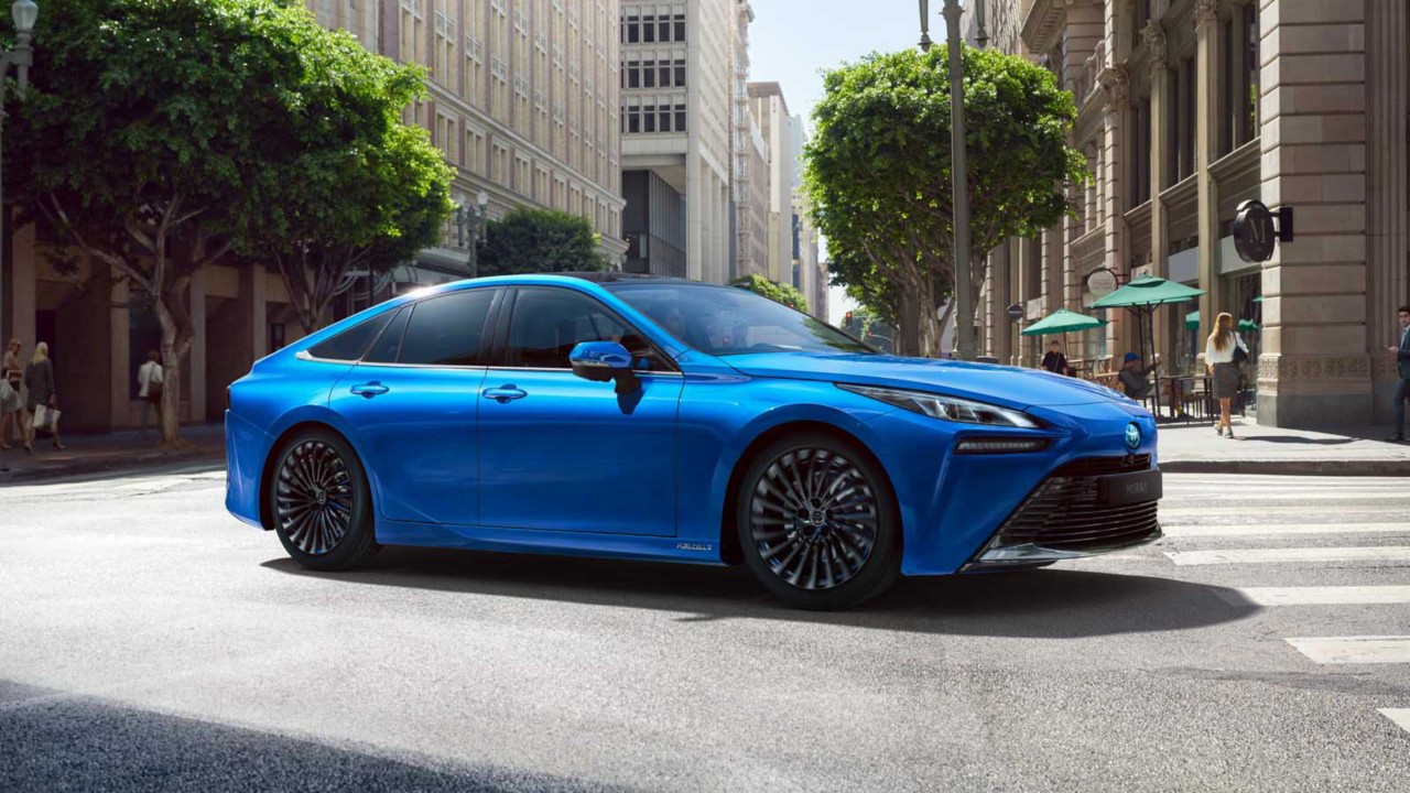 HYDROGENBILEN TOYOTA MIRAI MED EGET KRAFTVERK