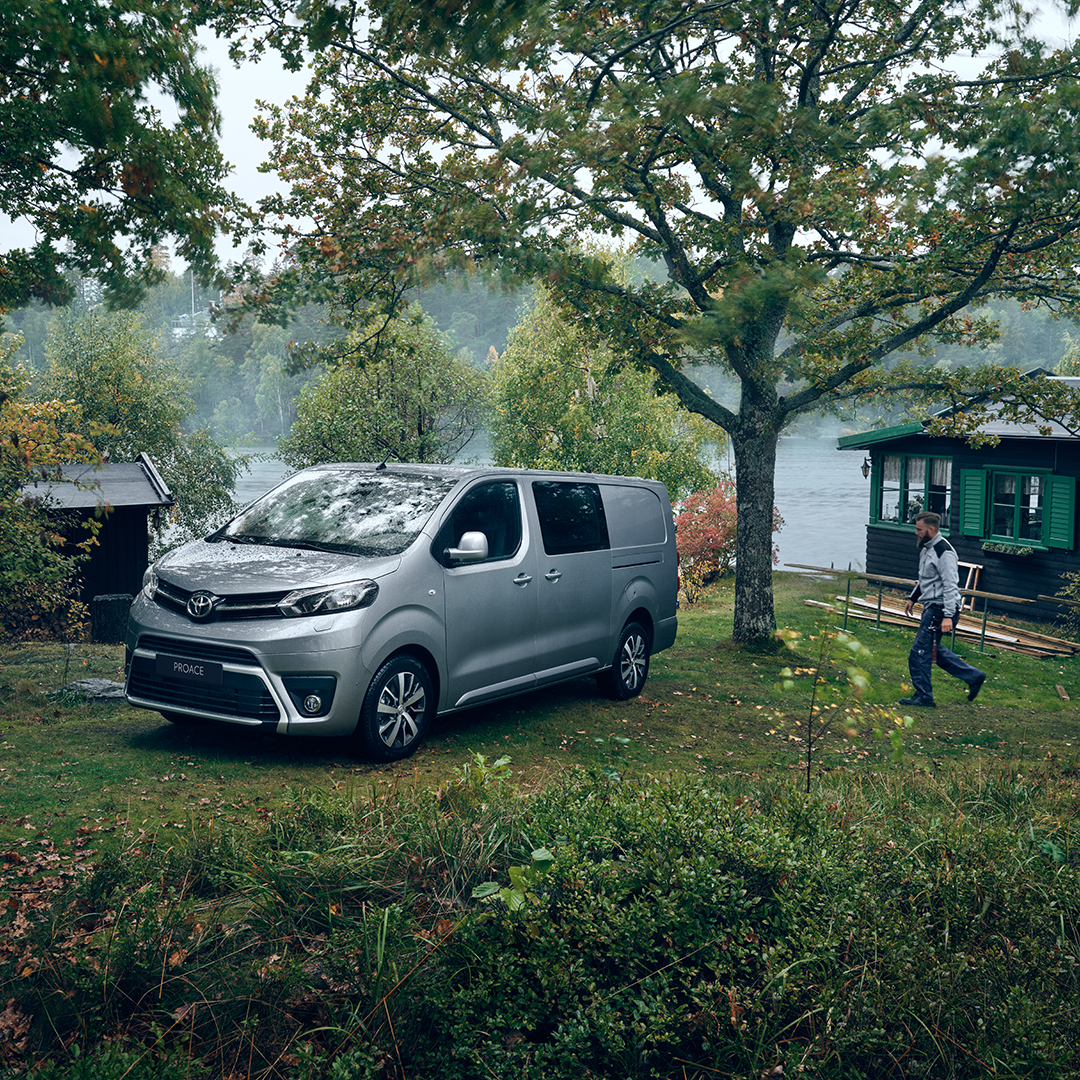 TOYOTA PROACE